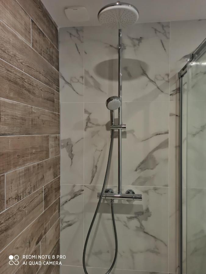 Triplex 110 M2 Centre Historique Avec Jacuzzi Dinan Apartman Kültér fotó