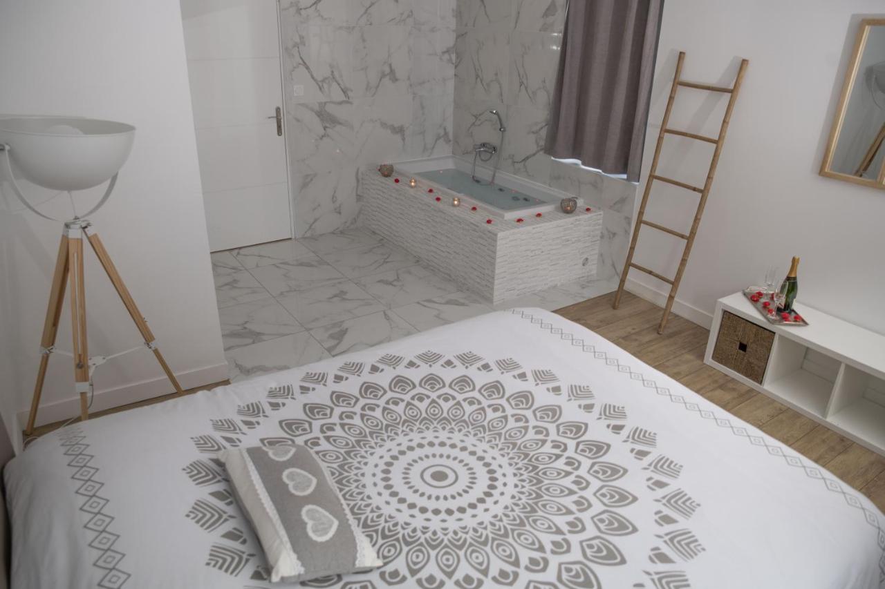 Triplex 110 M2 Centre Historique Avec Jacuzzi Dinan Apartman Kültér fotó