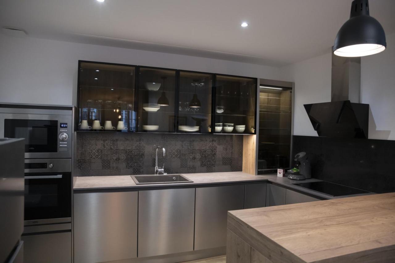 Triplex 110 M2 Centre Historique Avec Jacuzzi Dinan Apartman Kültér fotó